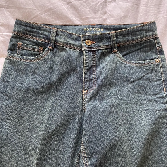 Like new boot cut jeans- size 8 average - Picture 6 of 14